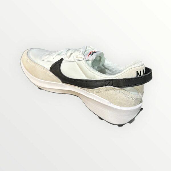 NIKE WAFFLE DEBUT