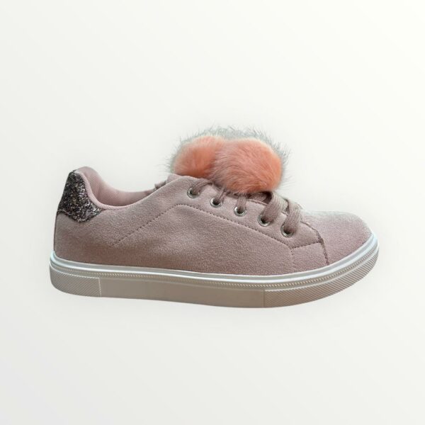 WhatsApp Image 2026-01-28 at 18.55.32 (1) SNEAKERS POMPONES