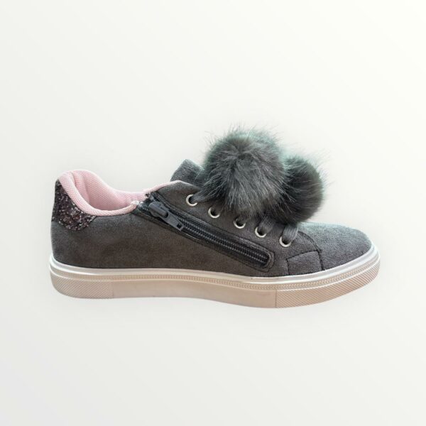 WhatsApp Image 2026-01-28 at 18.55.33 (2) SNEAKERS POMPONES